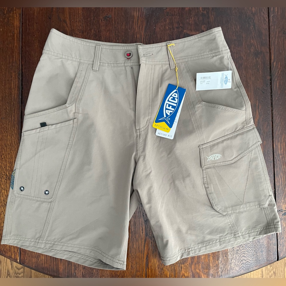 NWT AFTCO FISHING SHORTS Size 32 Khaki Tan